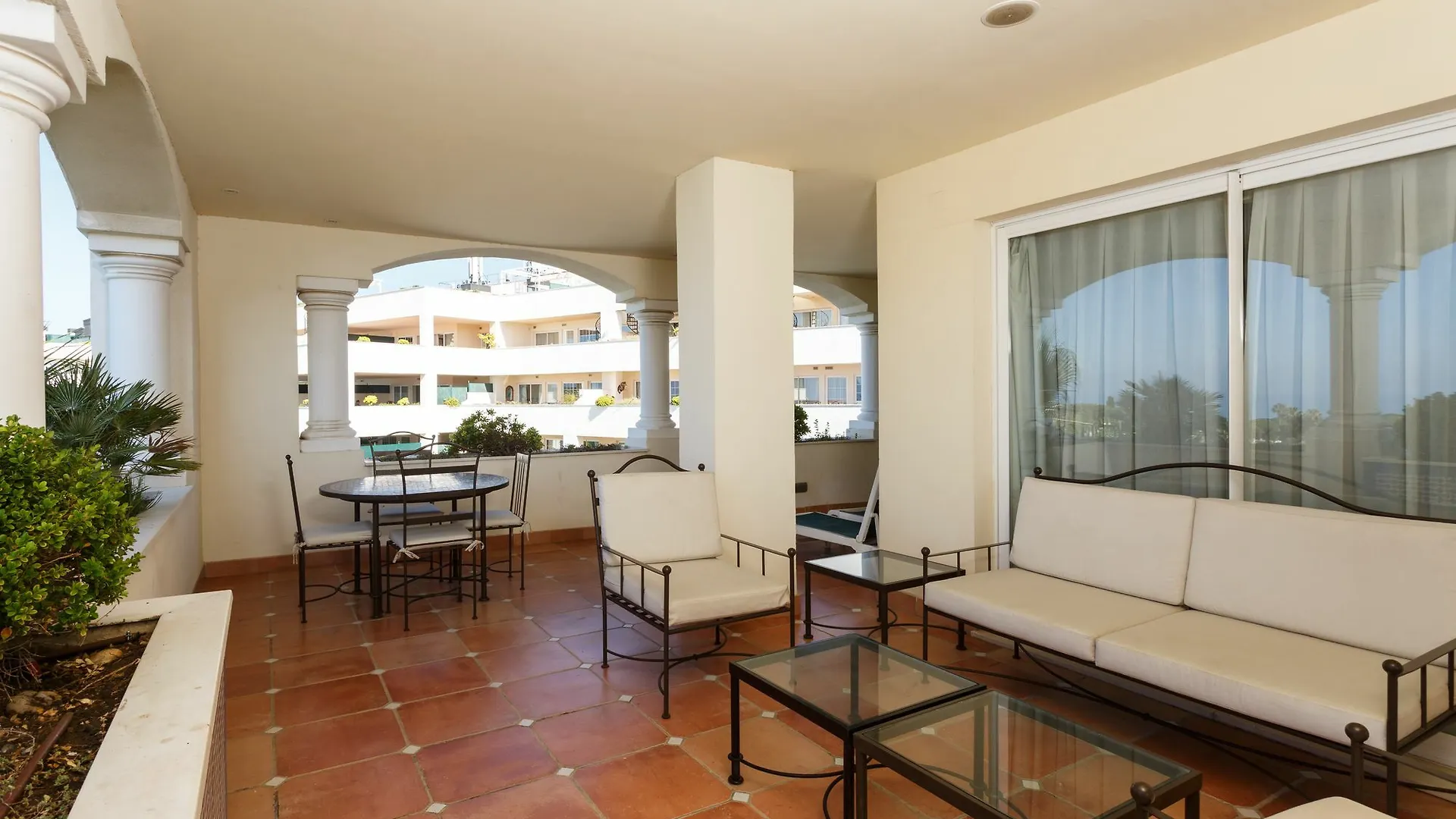 Paal Apartments Marbella Guadalpin 0*,