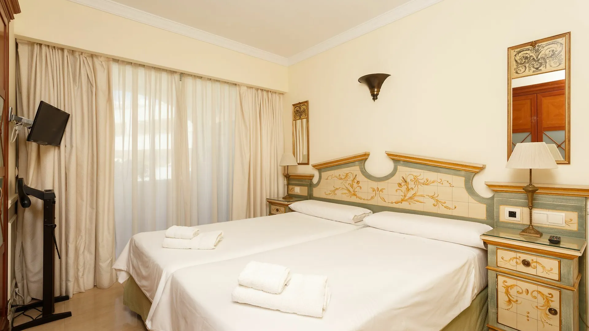 Paal Apartments Marbella Guadalpin