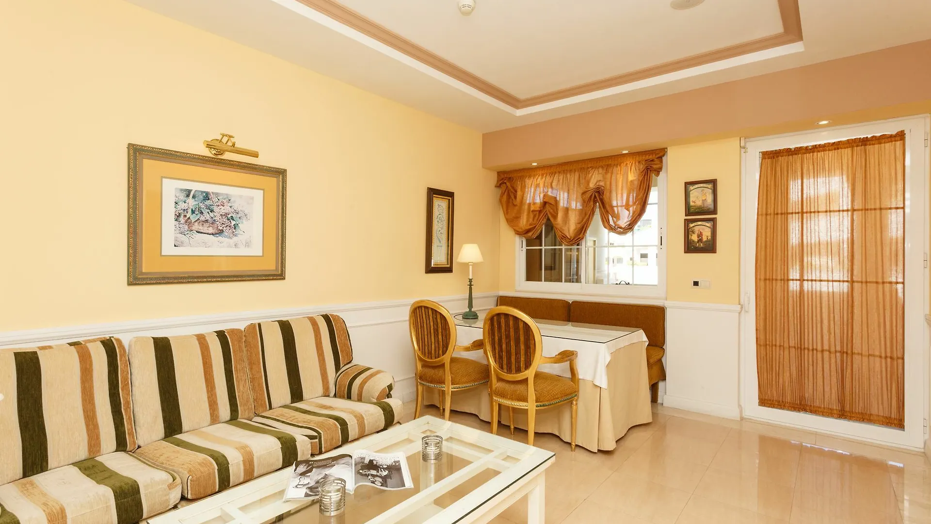 Paal Apartments Marbella Guadalpin 0*,
