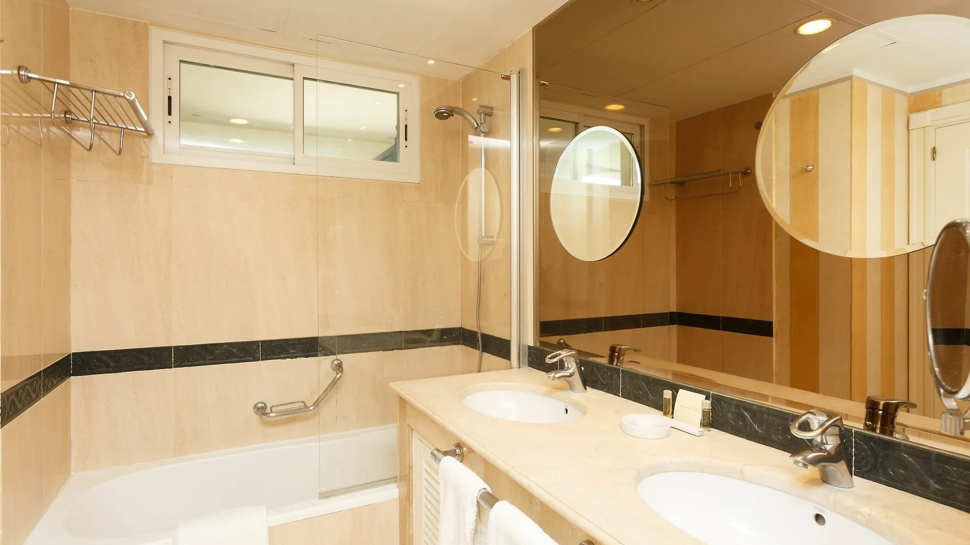 Paal Apartments Marbella Guadalpin